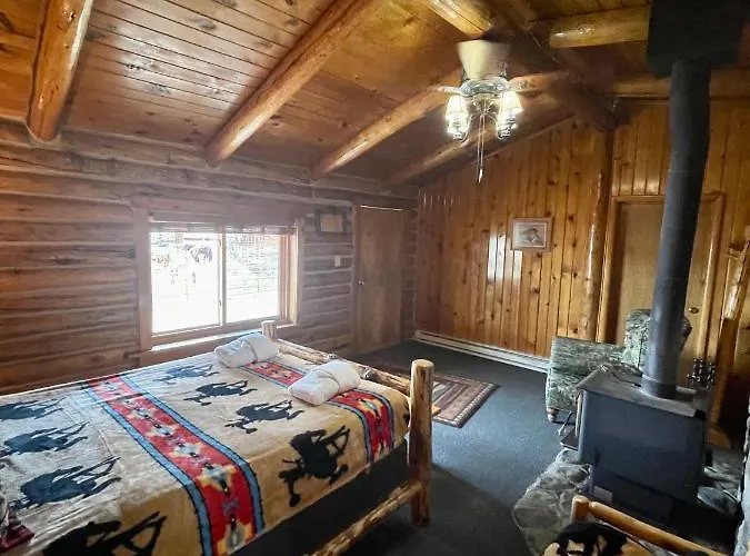 Lodge Heart Six Ranch
