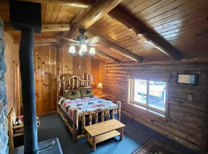 Heart Six Ranch * Moran