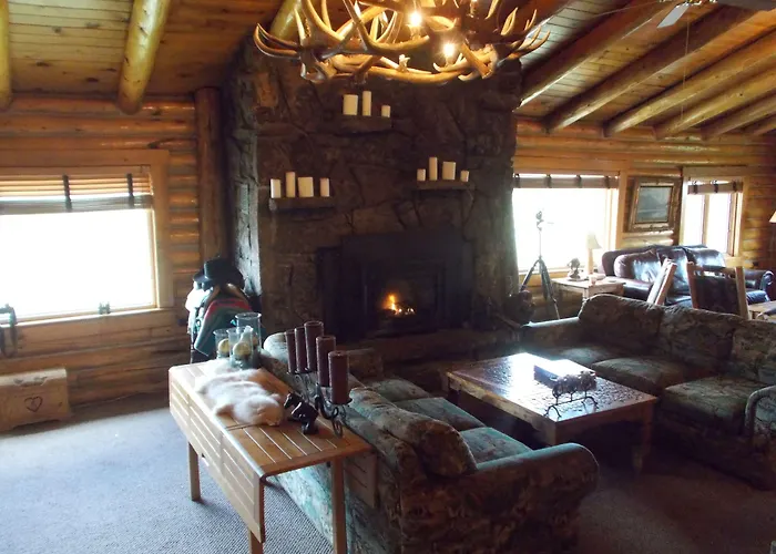 Lodge Heart Six Ranch