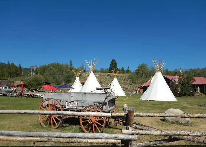 Lodge Heart Six Ranch Moran