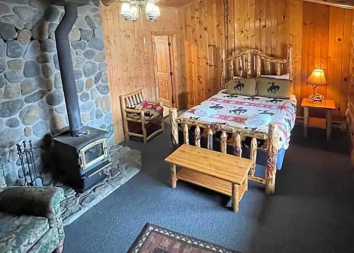 Lodge Heart Six Ranch *