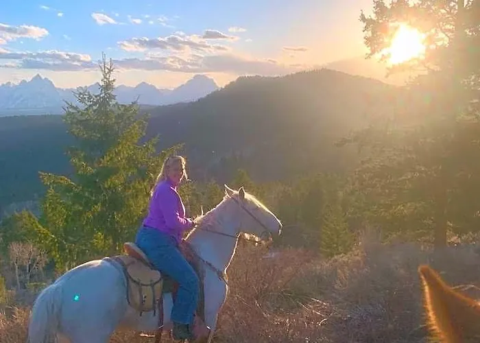 Lodge Heart Six Ranch Moran