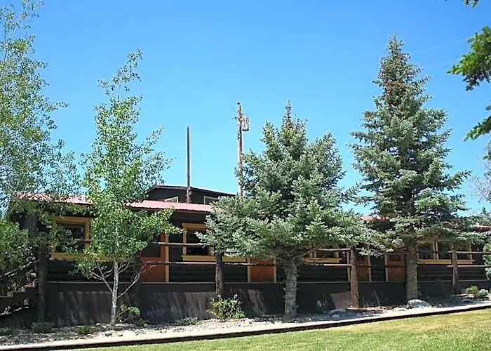 Heart Six Ranch * Moran