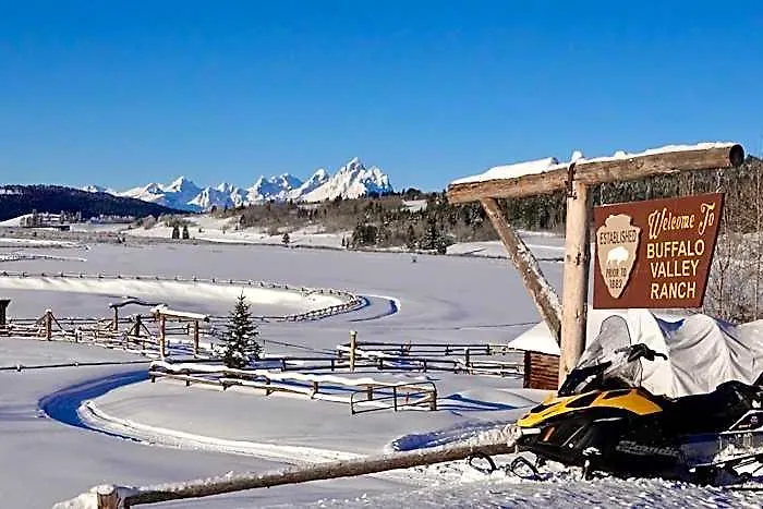 Lodge Heart Six Ranch