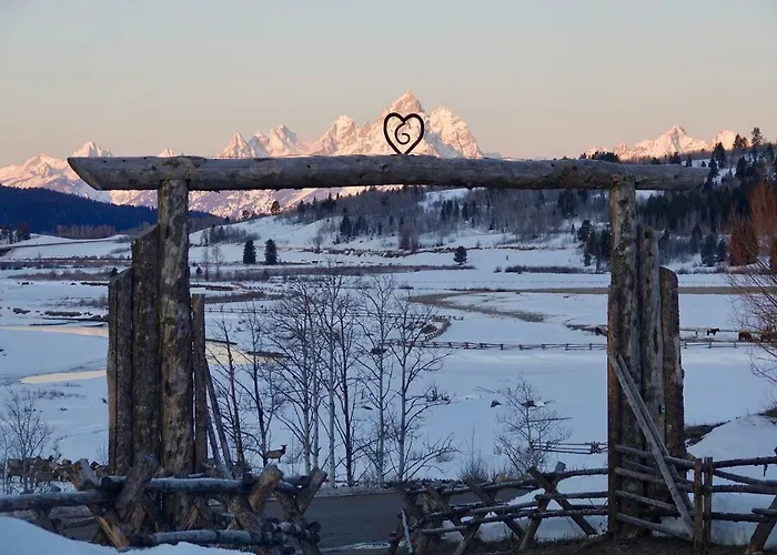 Lodge Heart Six Ranch
