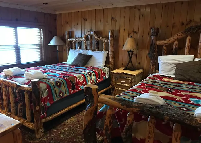 Lodge Heart Six Ranch *