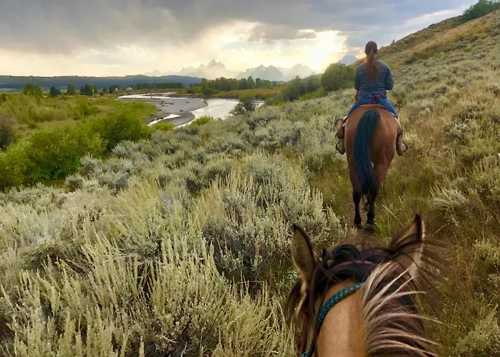 Lodge Heart Six Ranch Moran